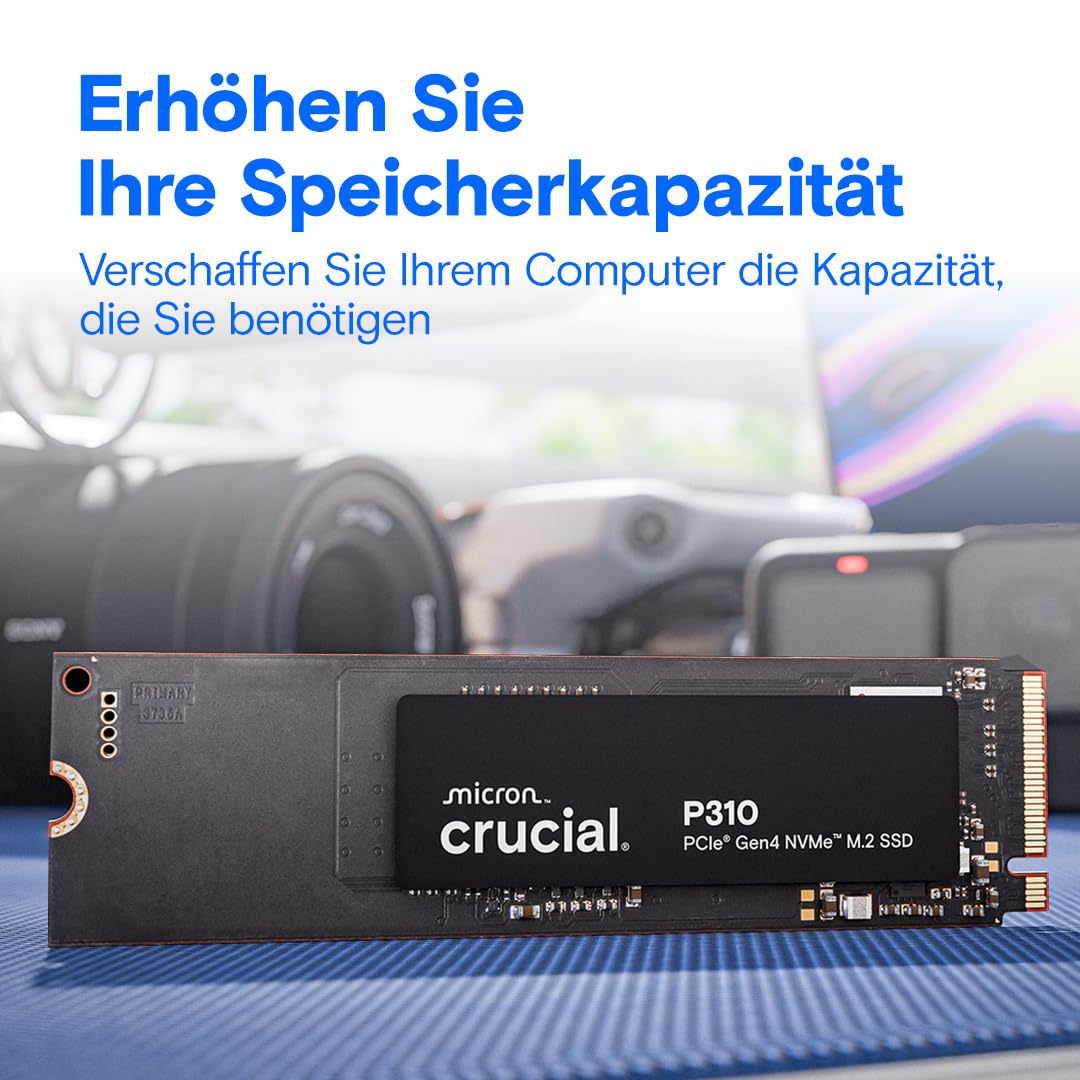 Crucial P310 SSD kaamerate ja sülearvuti kõrval